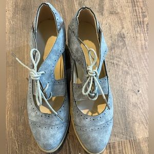 Grey Mary Jane’s with ties never worn size 8 (39)